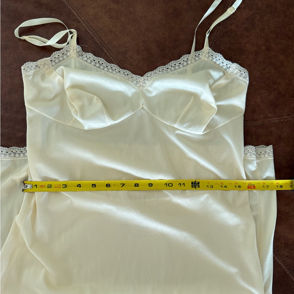 Elegant Lace Trim Chemise